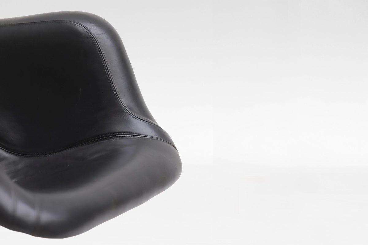 Karuselli Lounge Chair in Black Leather & White Fiberglass by Yrjö Kukkapuro for Avarte, 1960s