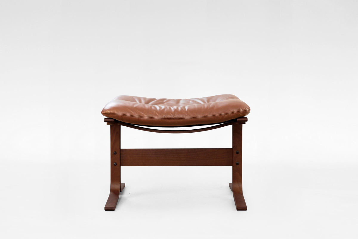 Siesta Lounge Chairs & Ottoman in Cognac Leather & Plywood by Ingmar Relling for Westnofa, 1970s, Set of 3