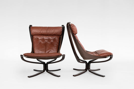 High-Back Falcon Lounge Chairs in Cognac Leather & Plywood by Sigurd Ressell for Vatne Møbler, 1970s, Set of 2