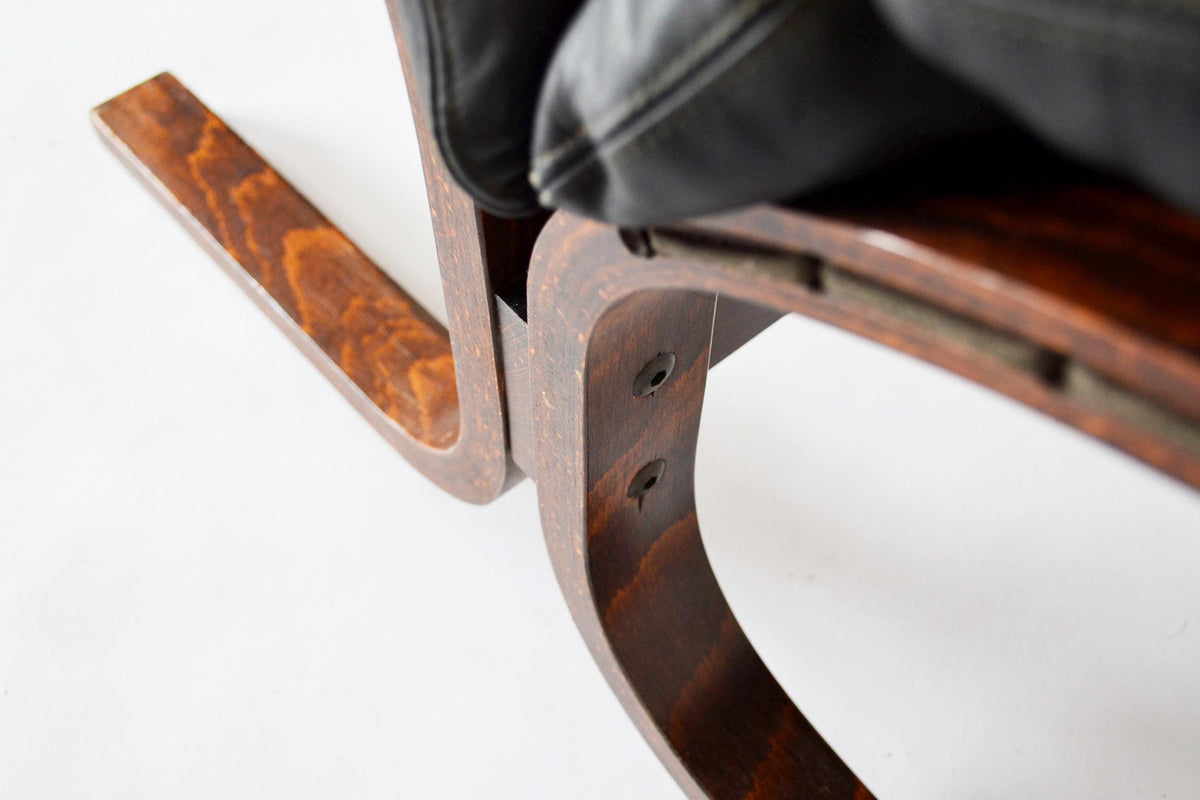 Siesta Lounge Chair in Black Leather & Bent Plywood by Ingmar Relling for Westnofa, 1970s