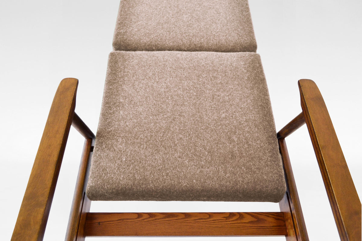 Azuolas Convertible Sleeping Armchair In Cream Beige Felt & Oak by V.E. Cukermaniene for VBK, 1970s