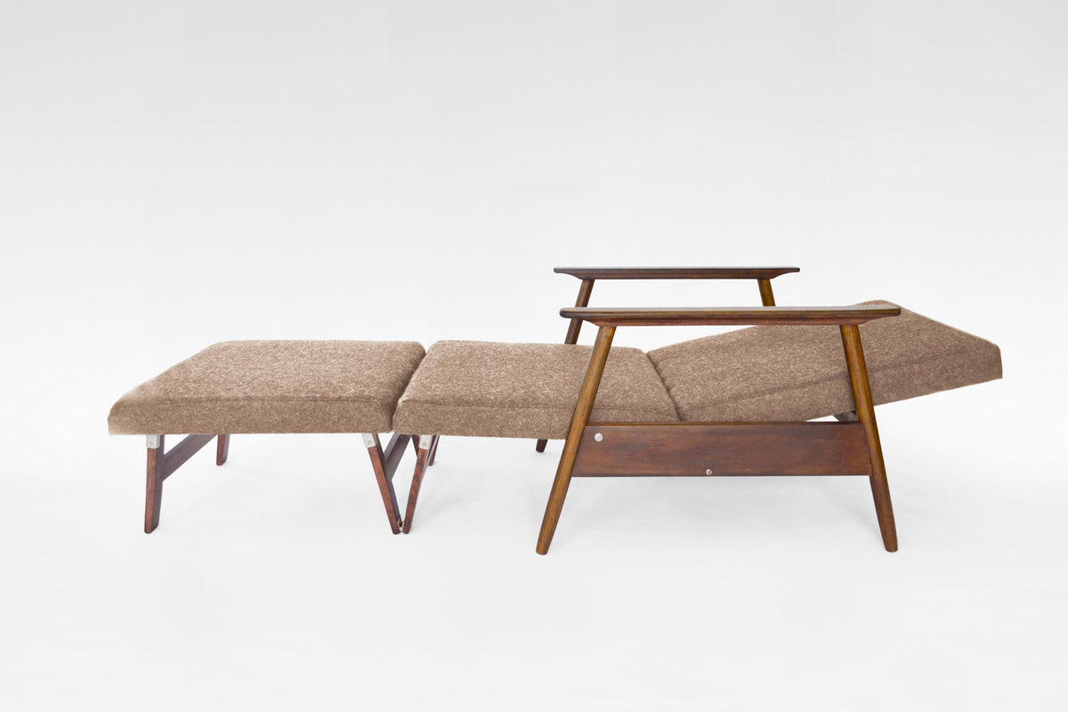 Azuolas Convertible Sleeping Armchair In Cream Beige Felt & Oak by V.E. Cukermaniene for VBK, 1970s