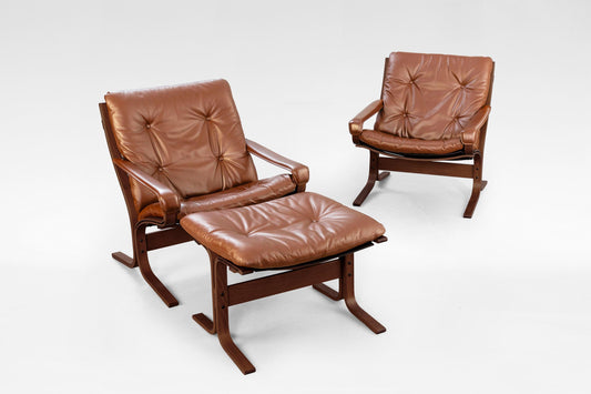 Siesta Lounge Chairs & Ottoman in Cognac Leather & Plywood by Ingmar Relling for Westnofa, 1970s, Set of 3