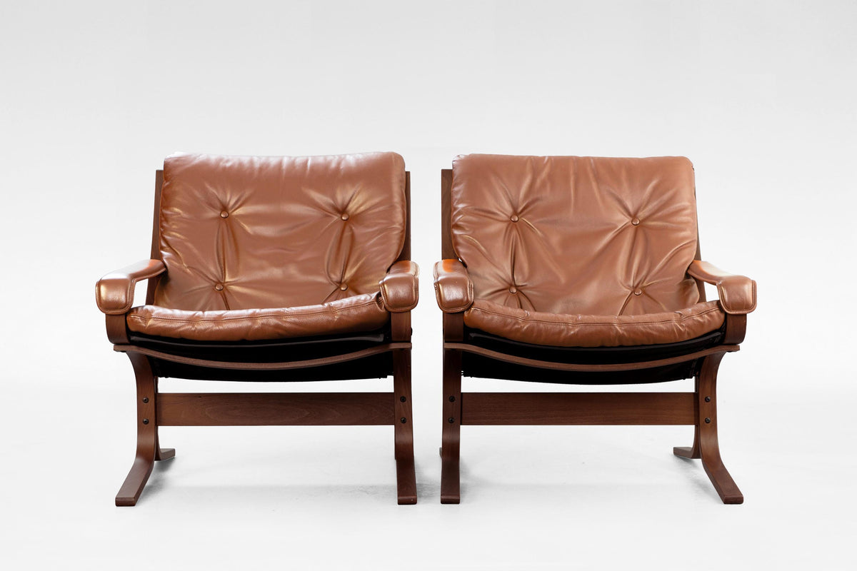 Siesta Lounge Chairs & Ottoman in Cognac Leather & Plywood by Ingmar Relling for Westnofa, 1970s, Set of 3