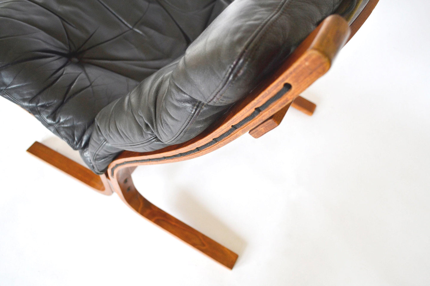 Vintage Black Leather Brown Plywood Siesta Chair Ingmar Relling Westnofa Denmark 1970s set of 2 Scandinavian Mid Century Modern Furniture
