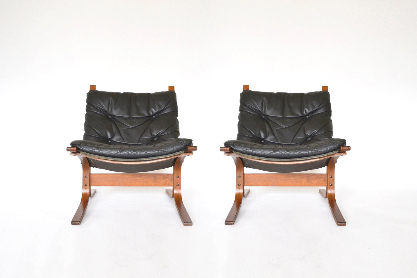 Vintage Black Leather Brown Plywood Siesta Chair Ingmar Relling Westnofa Denmark 1970s set of 2 Scandinavian Mid Century Modern Furniture