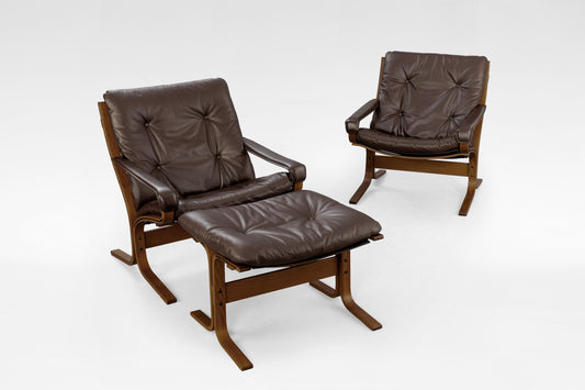 Siesta Lounge Chairs & Ottoman in Brown Leather & Plywood by Ingmar Relling for Westnofa, 1970s, Set of 3