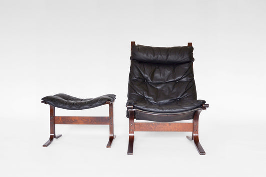 High-Back Siesta Lounge Chair & Ottoman Black Leather & Plywood by Ingmar Relling for Westnofa, 1970s