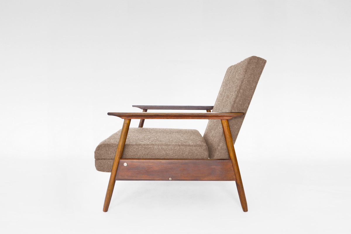 Azuolas Convertible Sleeping Armchair In Cream Beige Felt & Oak by V.E. Cukermaniene for VBK, 1970s