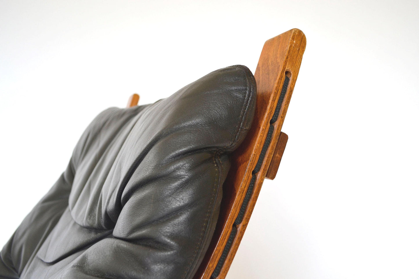 Vintage Black Leather Brown Plywood Siesta Chair Ingmar Relling Westnofa Denmark 1970s set of 2 Scandinavian Mid Century Modern Furniture