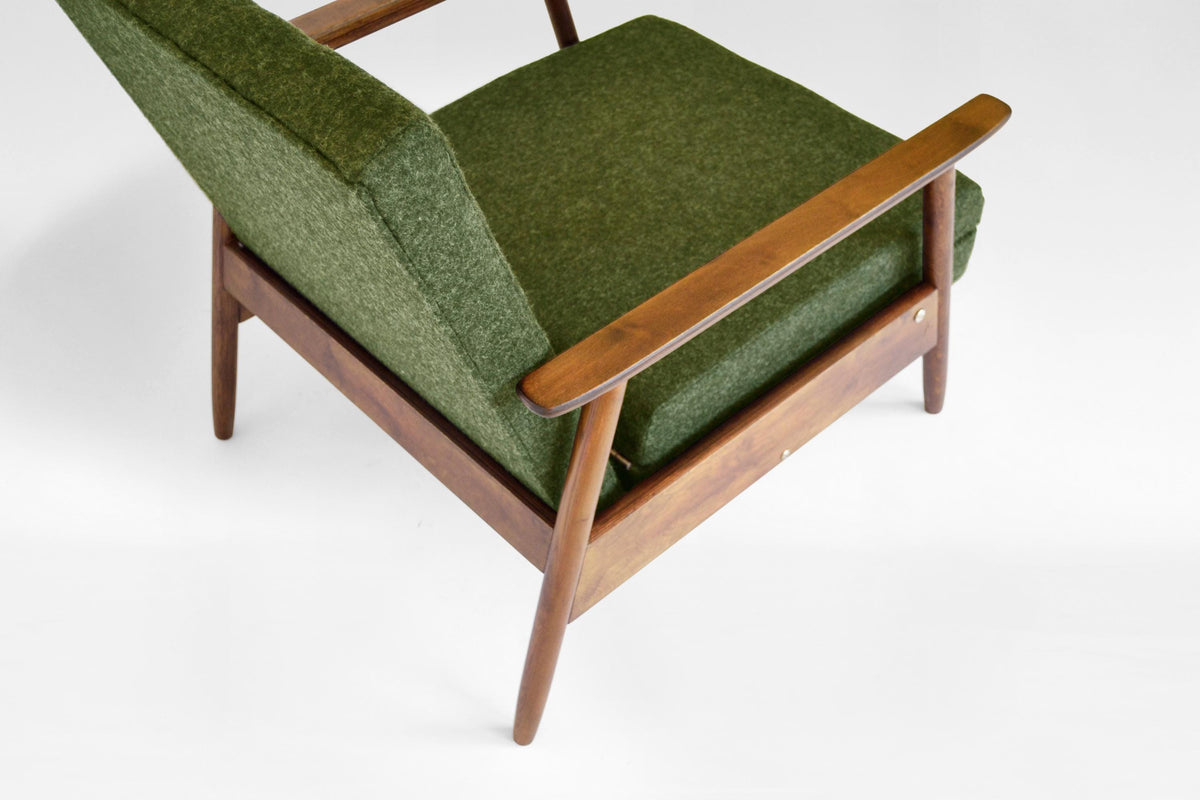 Azuolas Convertible Sleeping Armchair In Moss Green Felt & Oak by V.E. Cukermaniene for VBK, 1970s