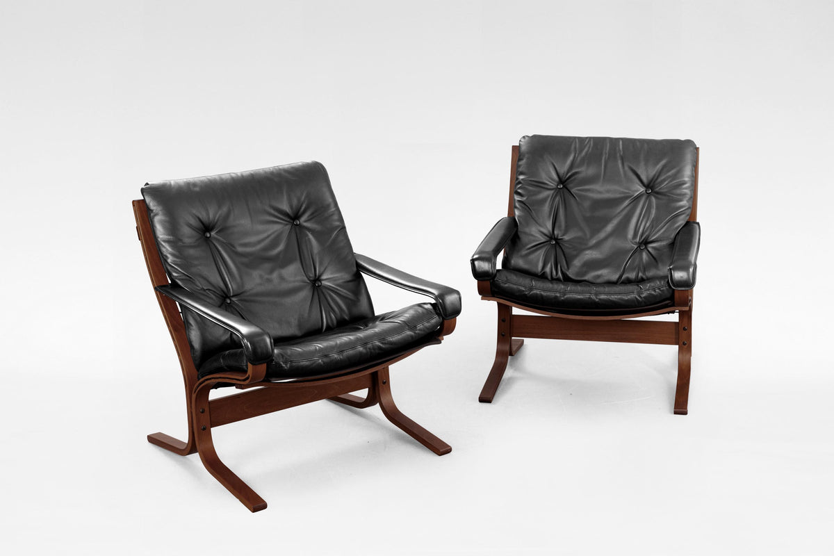 Siesta Lounge Chairs & Ottoman in Black Leather & Plywood by Ingmar Relling for Westnofa, 1970s, Set of 3
