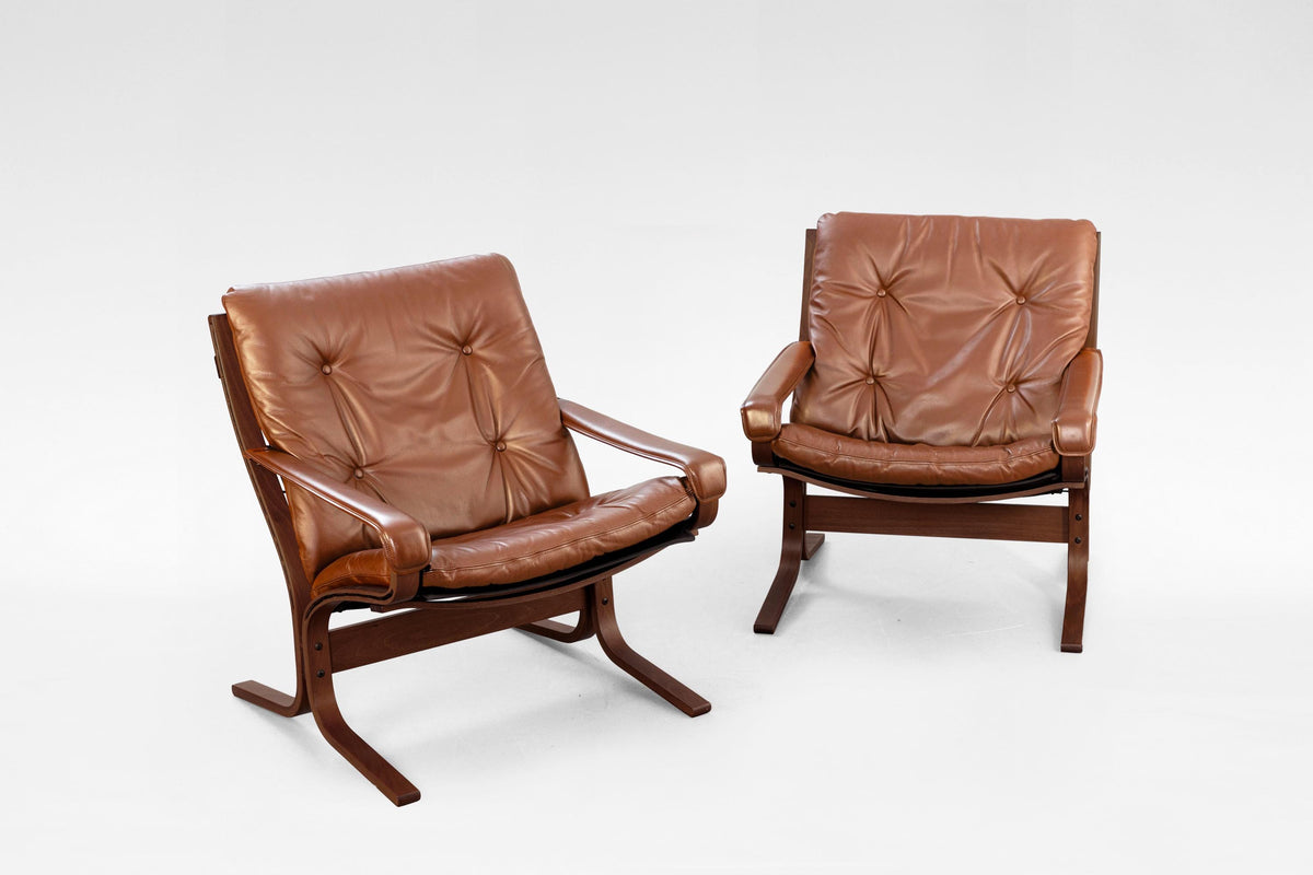 Siesta Lounge Chairs & Ottoman in Cognac Leather & Plywood by Ingmar Relling for Westnofa, 1970s, Set of 3